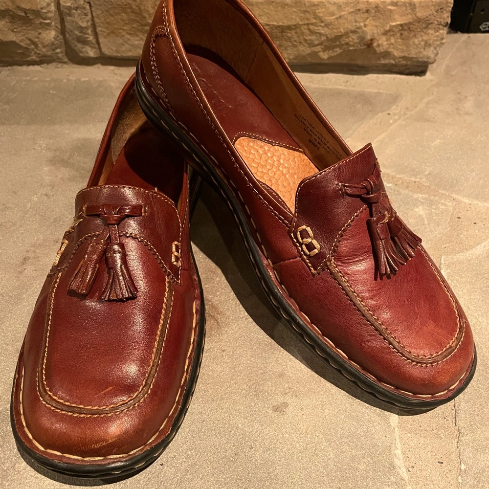 Born Brown Leather Women’s Slip-on loafer 8.5M